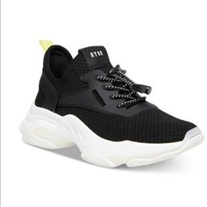 Steve Madden sneaker